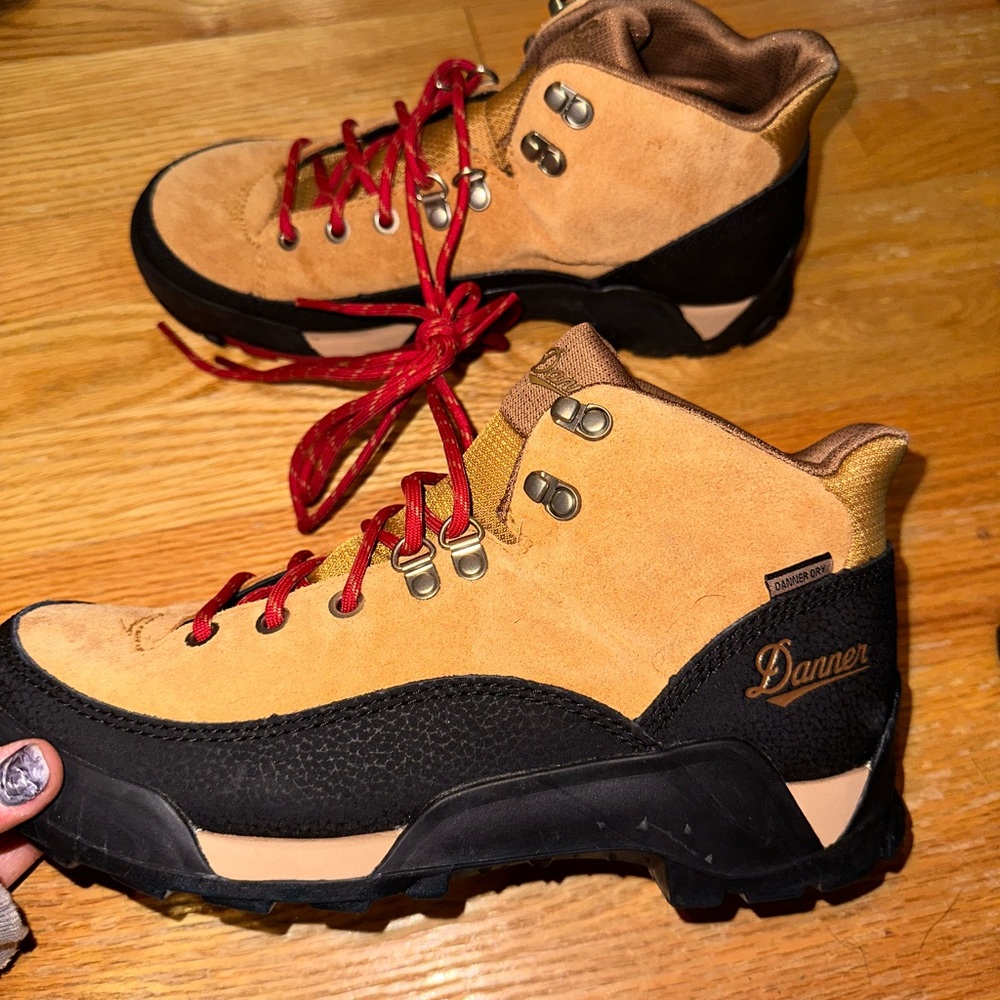 Danner Panorama boots size 7.5 NWOT